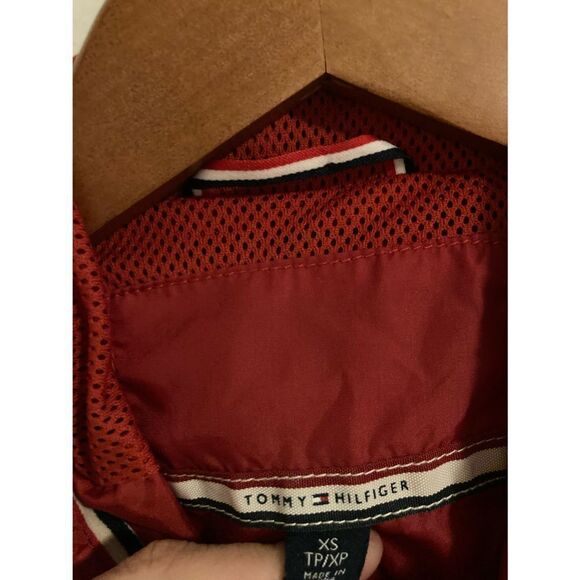 Vtg Tommy  Hilfiger red windbreaker - Picture 4 of 4